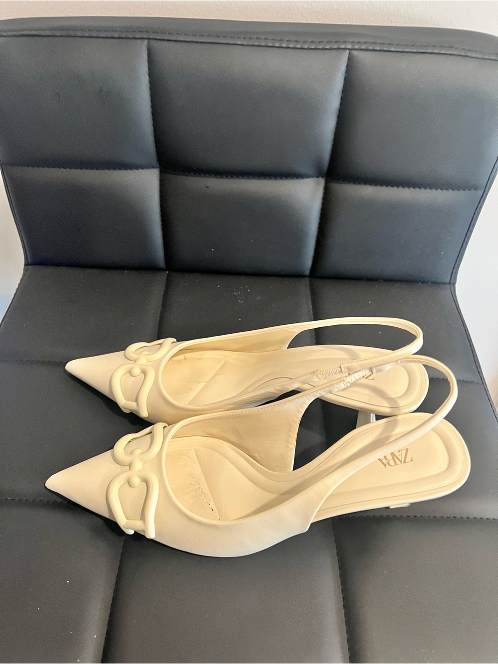 ZARA Cream Pointed Slingback Mules with Chain-Link Accent - Picture 2 of 5